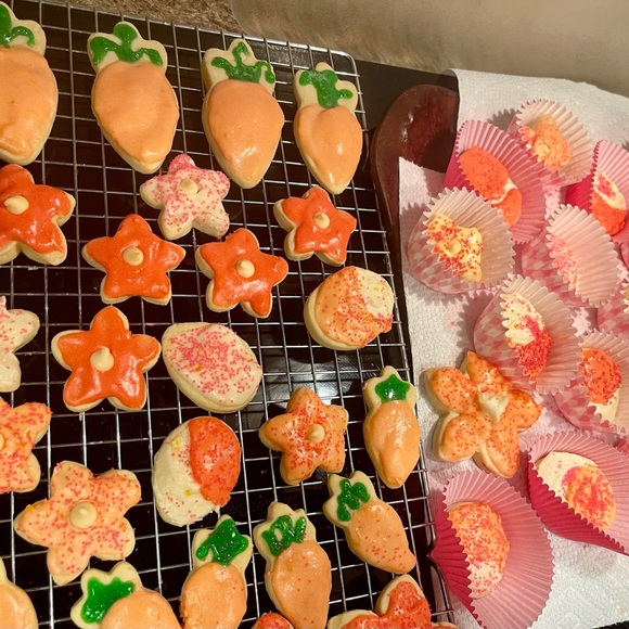 🥕🌷🌼Spring Collection of Metal Cookie or Fruit Cutters - Picture 4 of 10